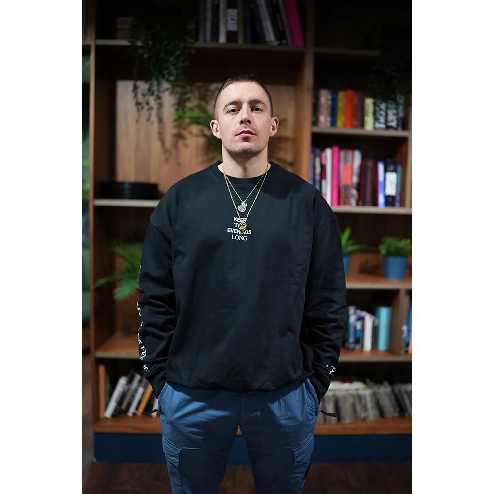 AN EVENING... BLACK SWEATSHIRT - Image 2